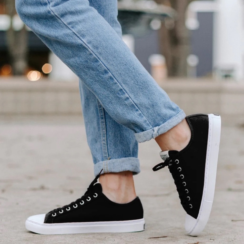 NOTHING NEW CLASSIC LOW TOP SNEAKERS BLACK WHITE SZ 9
